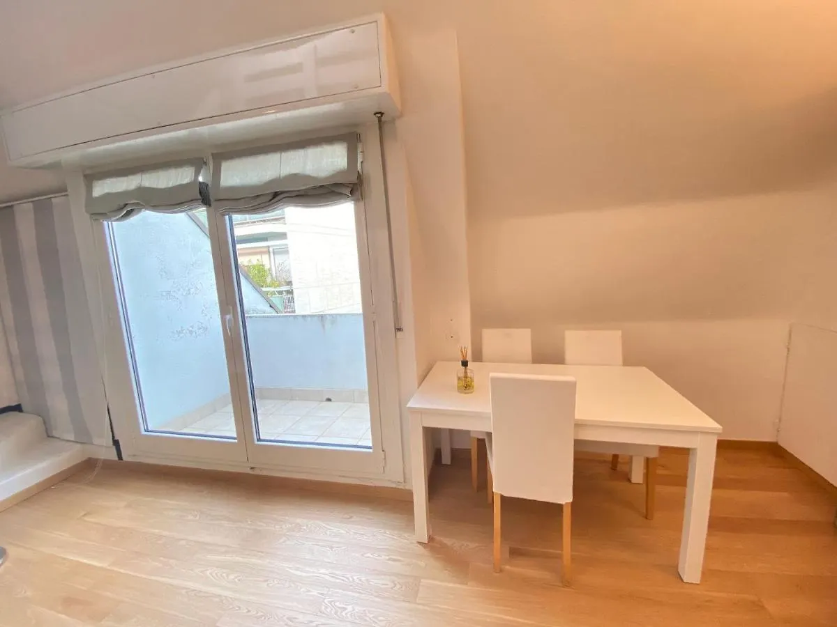 Apartmán Vetra - Luminoso Attico Con Balcone Milán