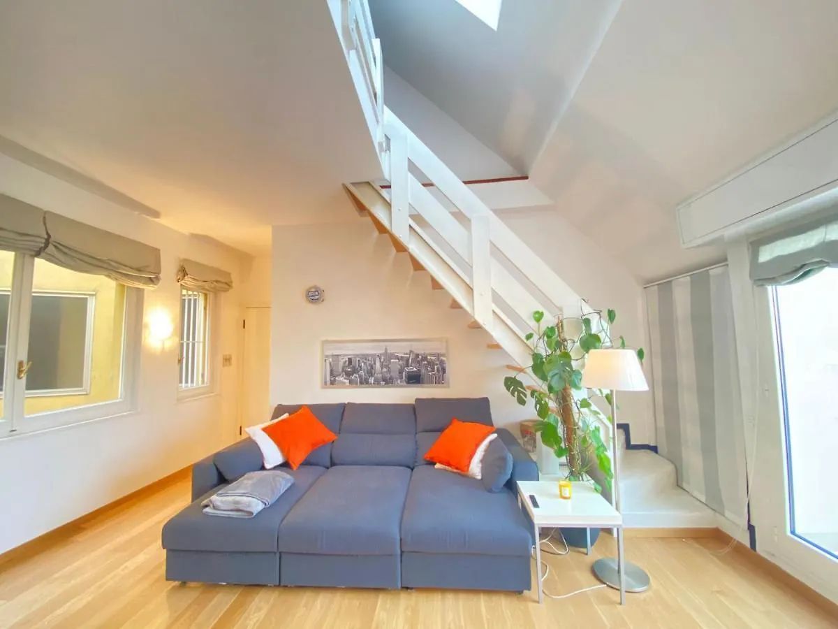 Apartmán Vetra - Luminoso Attico Con Balcone Milán 0*,  Itálie