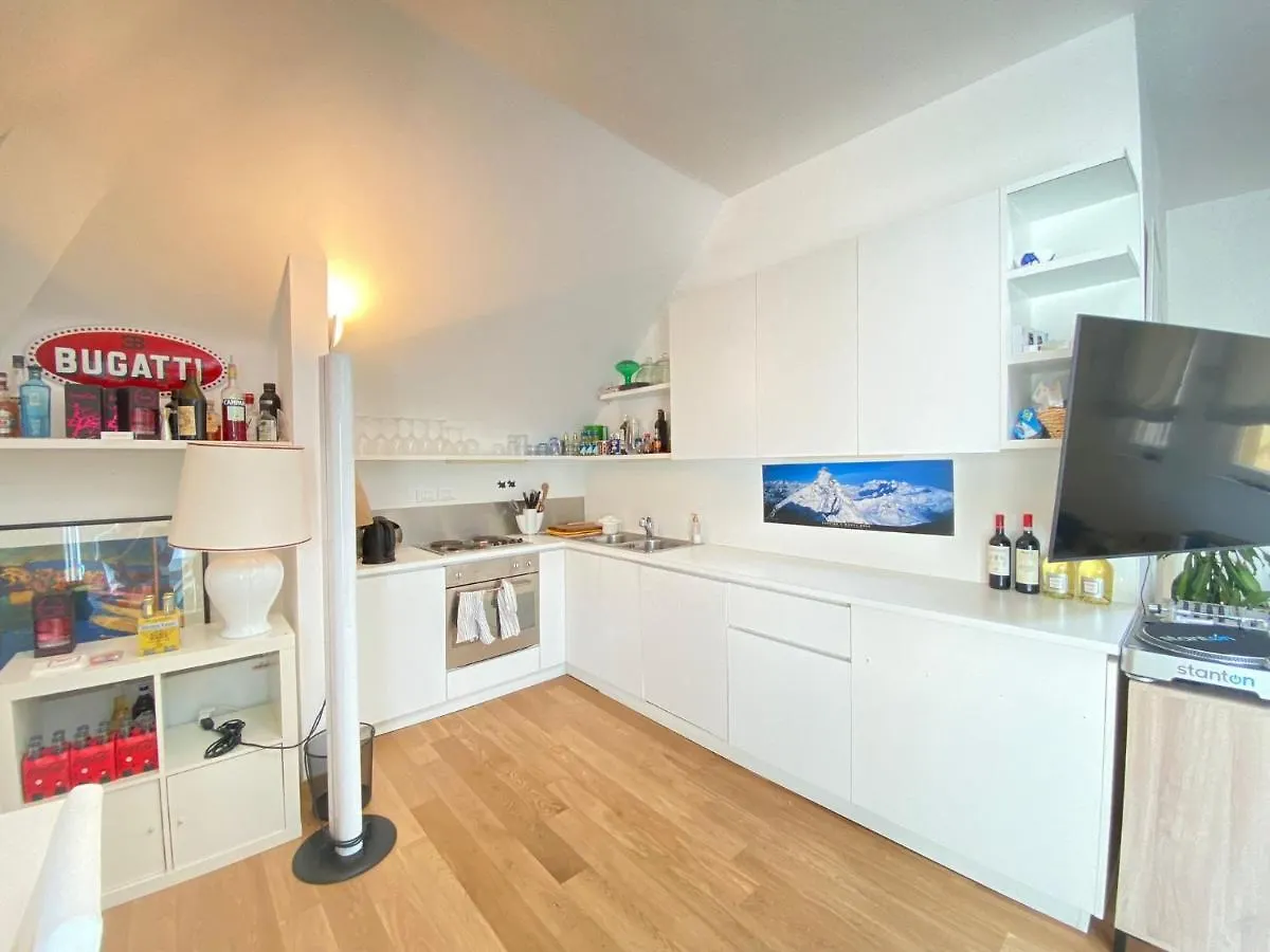 Apartmán Vetra - Luminoso Attico Con Balcone Milán 0*,